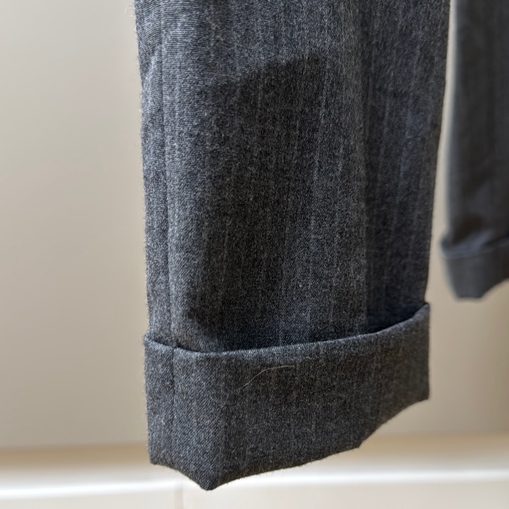 H&M NWT Gray Dress Pants Pinstripe with Textured Fabric and Tapered Fit - Picture 4 of 9